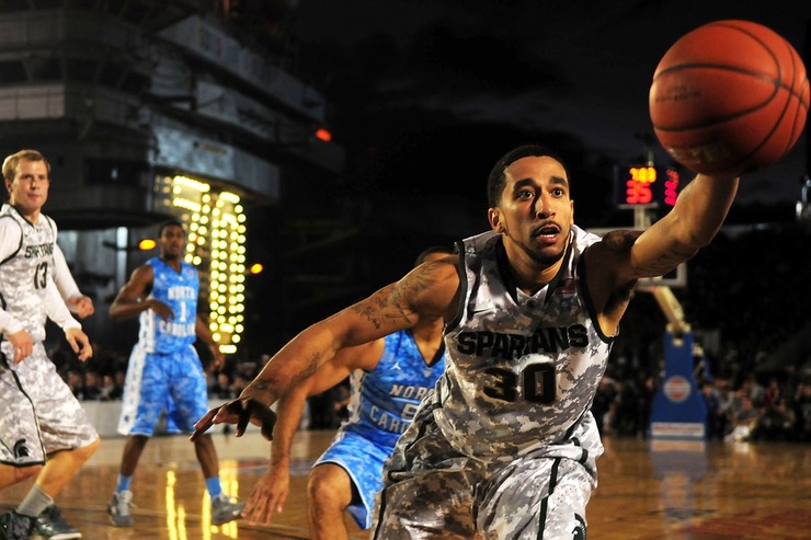 Comment les règles du basketball diffèrent-elles entre le 3×3 et le 5×5 ?